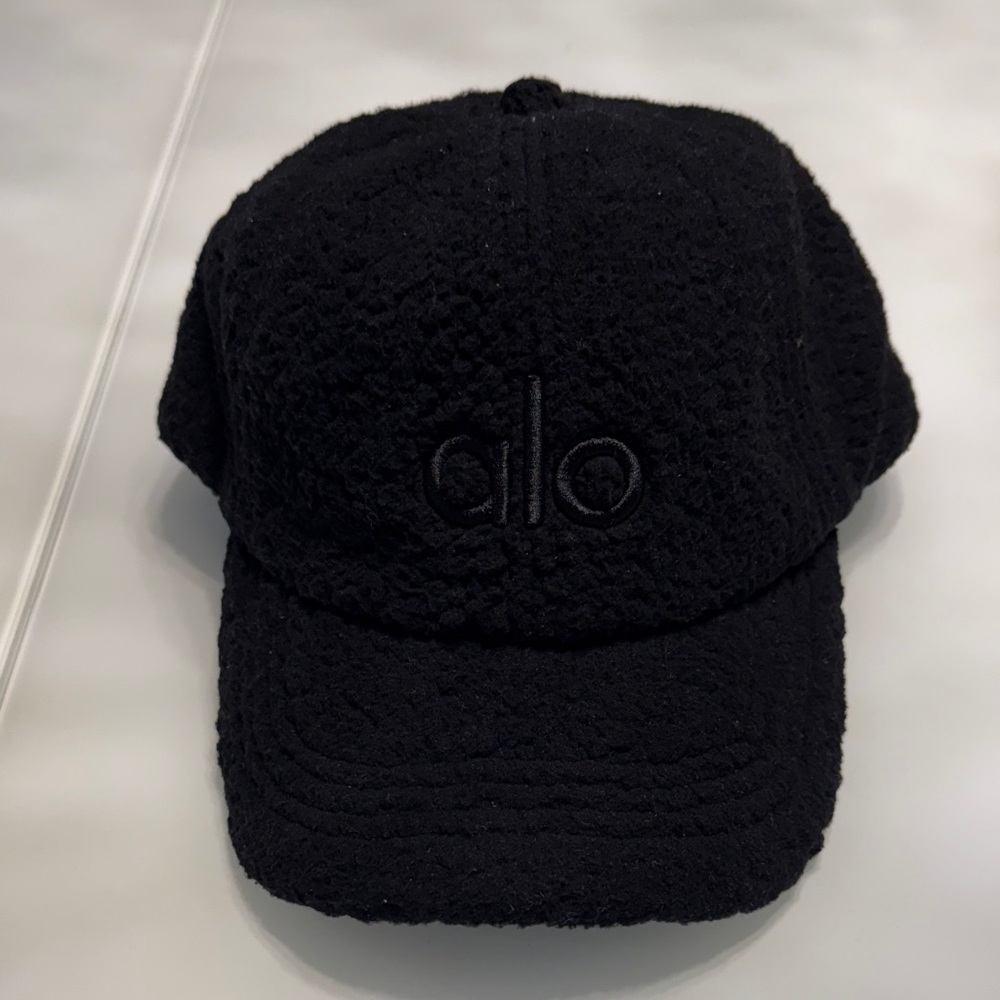 ALO Yoga Black Bouclé Cap
